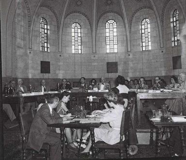 Membres de l'UNSCOP lors d'une sessions à l'YMCA de Jérusalem - 08 juillet 1947